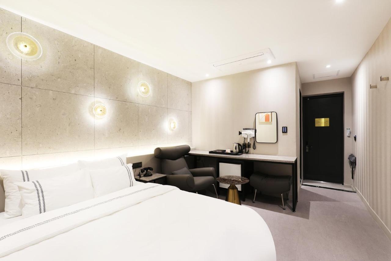 Mari Hotel Chungju Exterior photo